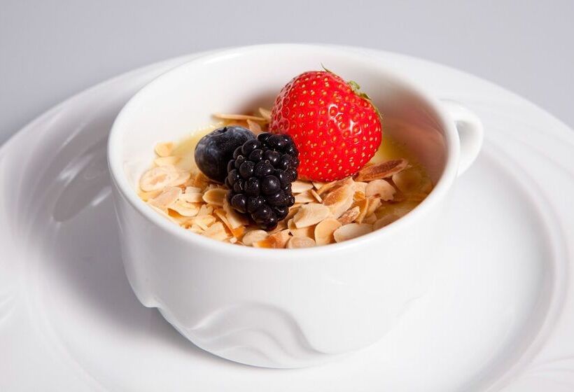 هتل Gostinichny Komplex Ostafyevo