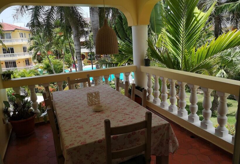 هتل Las Palmeras I Mamajo & Riki