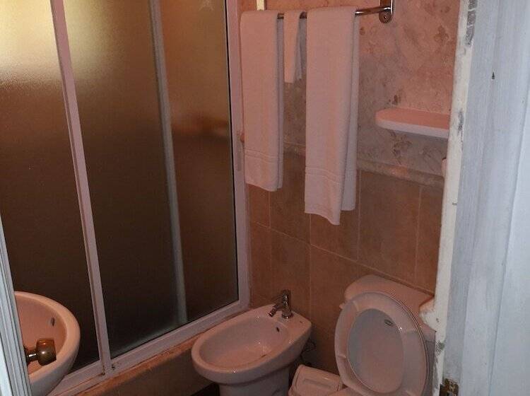 هتل Las Palmeras I Mamajo & Riki