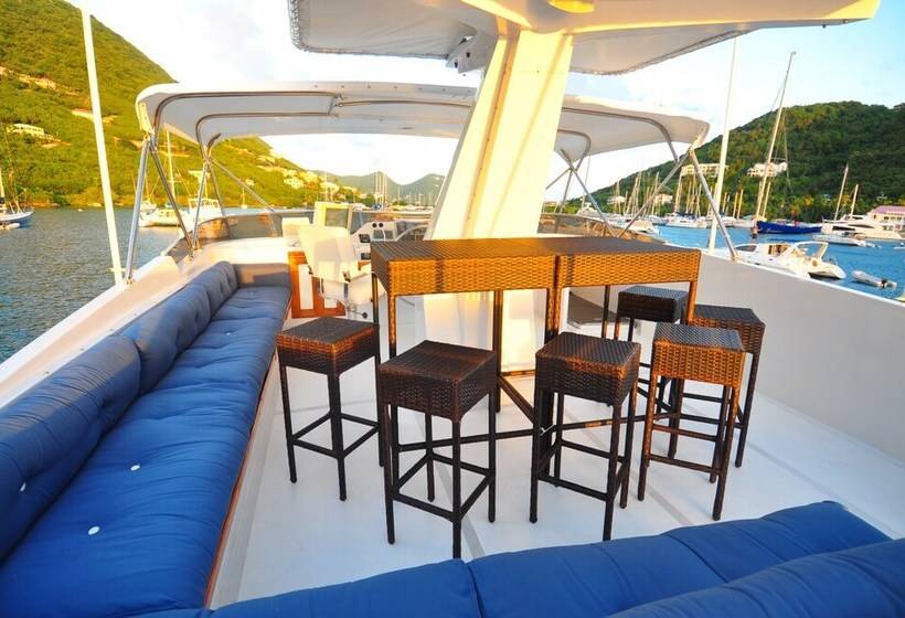 فندق Luxury 3 Level Traditional Yacht
