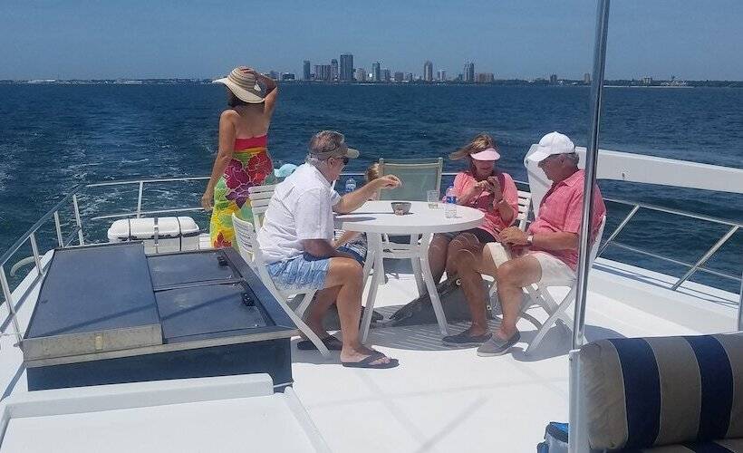 فندق Luxury 3 Level Traditional Yacht