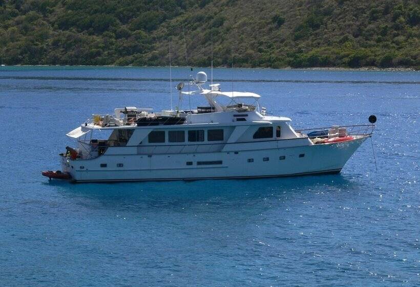 فندق Luxury 3 Level Traditional Yacht