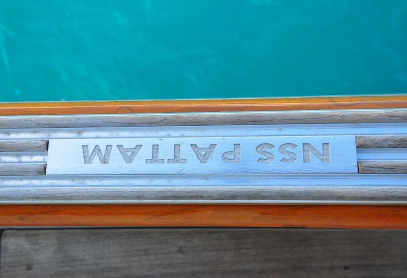 فندق Luxury 3 Level Traditional Yacht