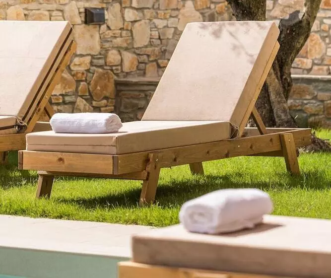 Hotelli Makris Luxury Rooms