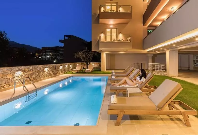 Hotelli Makris Luxury Rooms