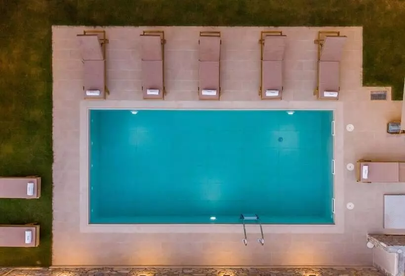 Hotelli Makris Luxury Rooms