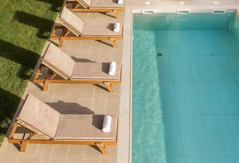 Hotelli Makris Luxury Rooms