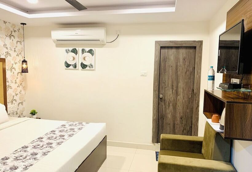 בית מלון כפרי Oak By Signature Airport Zone