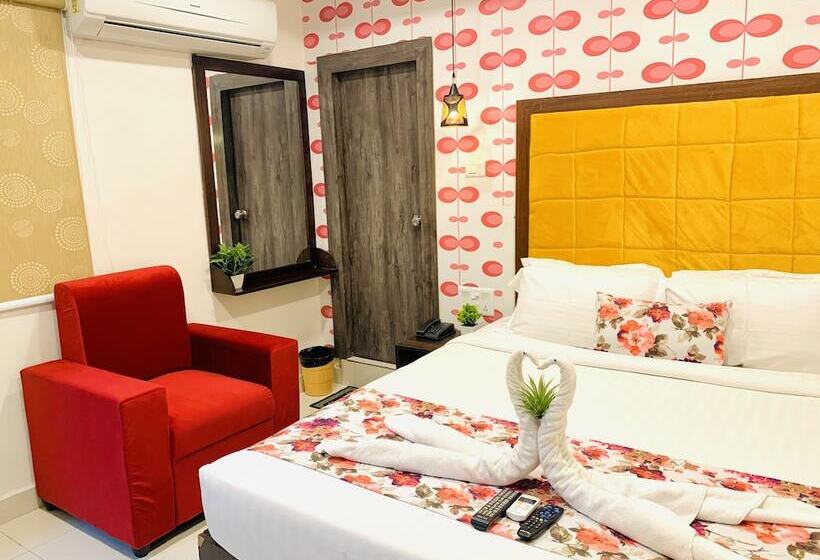 בית מלון כפרי Oak By Signature Airport Zone