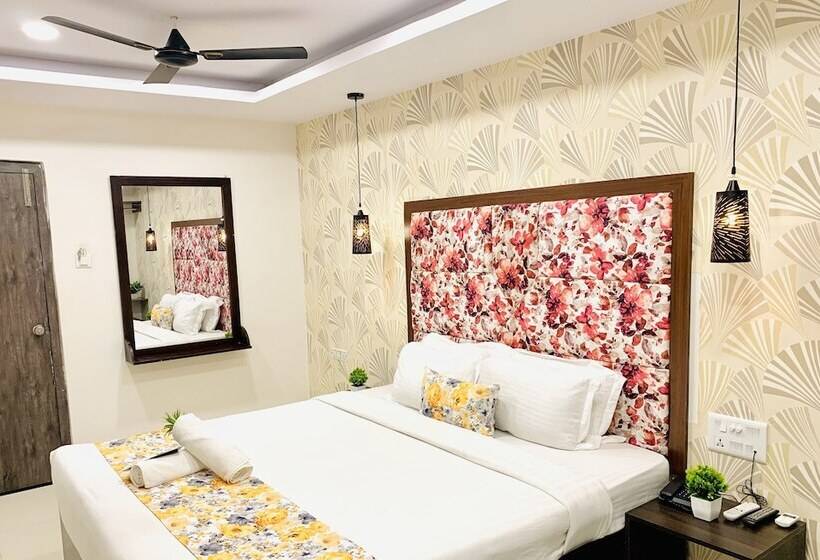 בית מלון כפרי Oak By Signature Airport Zone