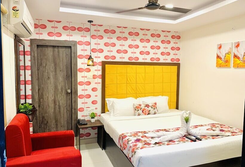 בית מלון כפרי Oak By Signature Airport Zone