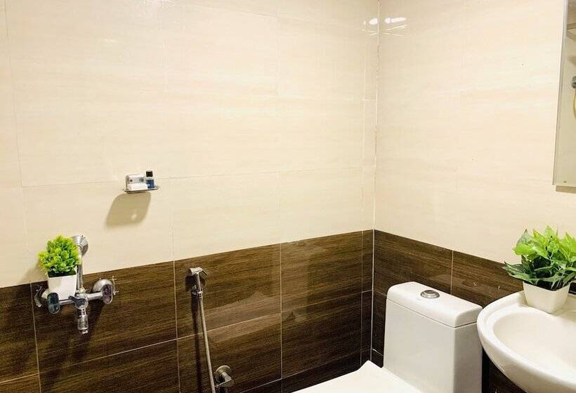 בית מלון כפרי Oak By Signature Airport Zone