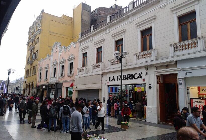 فندق Yaki Hostel