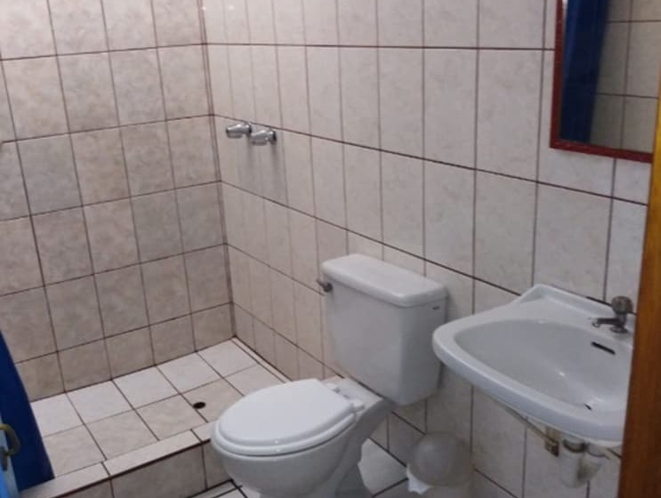 فندق Yaki Hostel