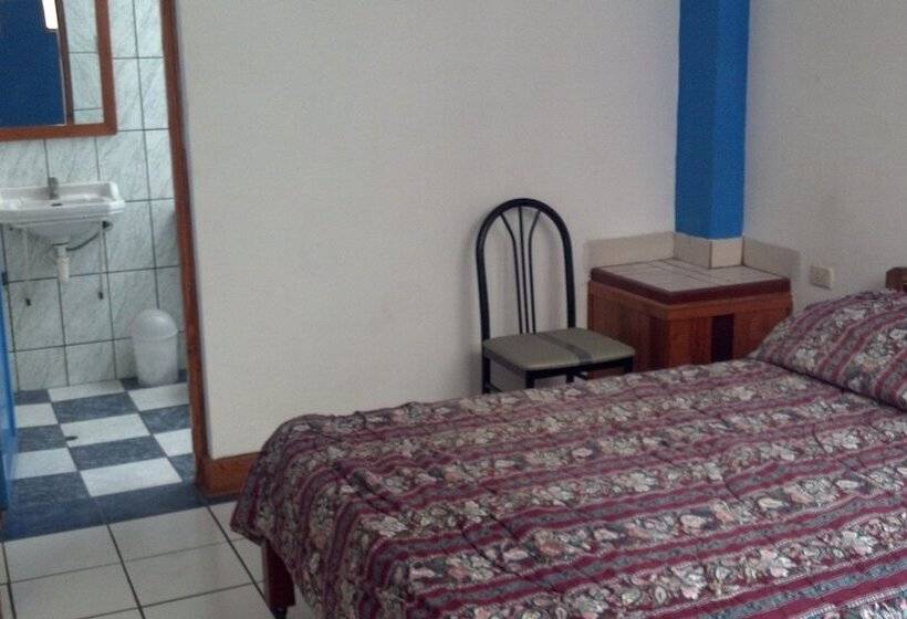 فندق Yaki Hostel