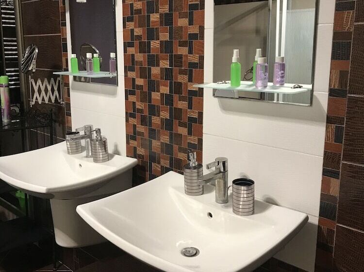 בית מלון כפרי Zvezdnaya