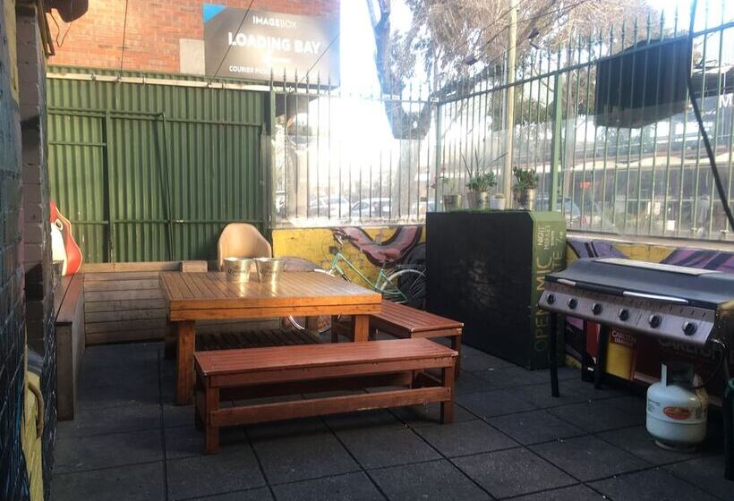 Market Tavern   Hostel And Bar