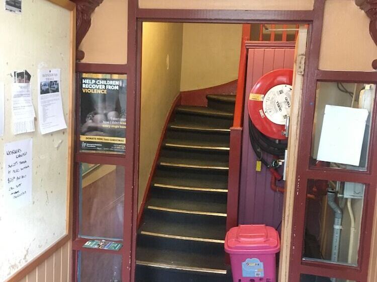 Market Tavern   Hostel And Bar