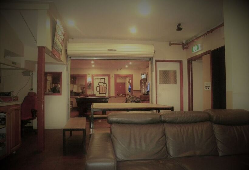 Market Tavern   Hostel And Bar