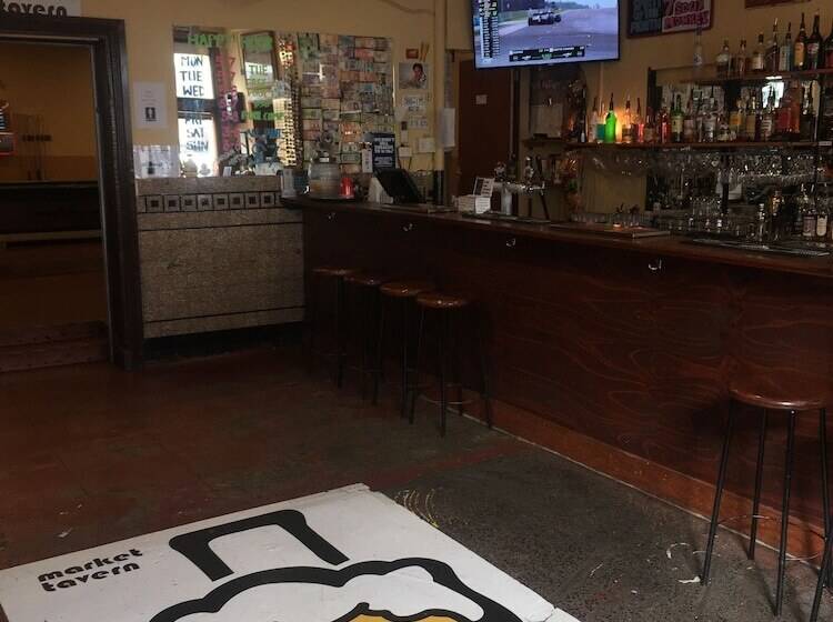 Market Tavern   Hostel And Bar