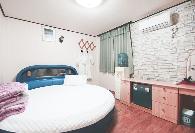 فندق على الطريق Busan Munhyeon-dong Mokhwa