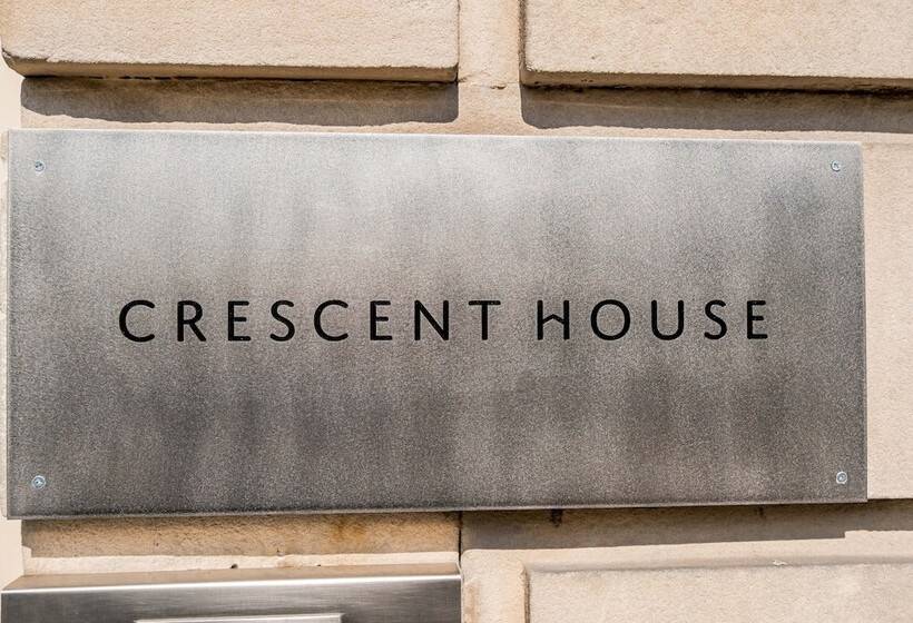 ペンション Crescent House