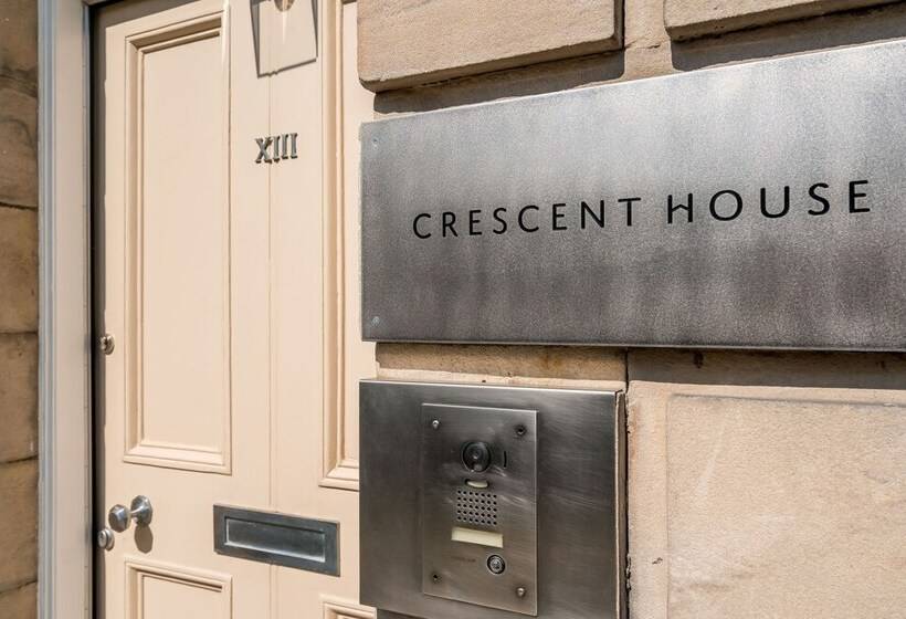 ペンション Crescent House