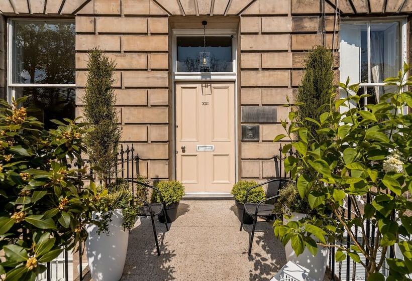 ペンション Crescent House