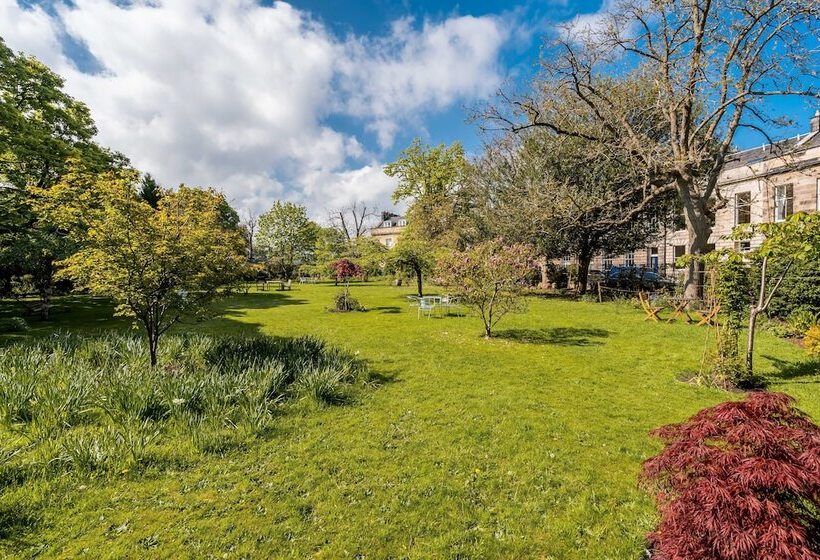 ペンション Crescent House