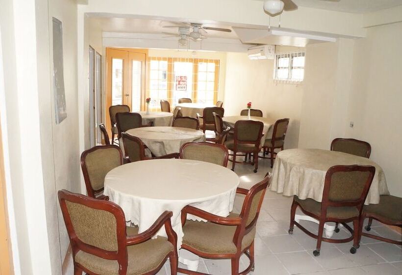 پانسیون Glimbaro's Guest House