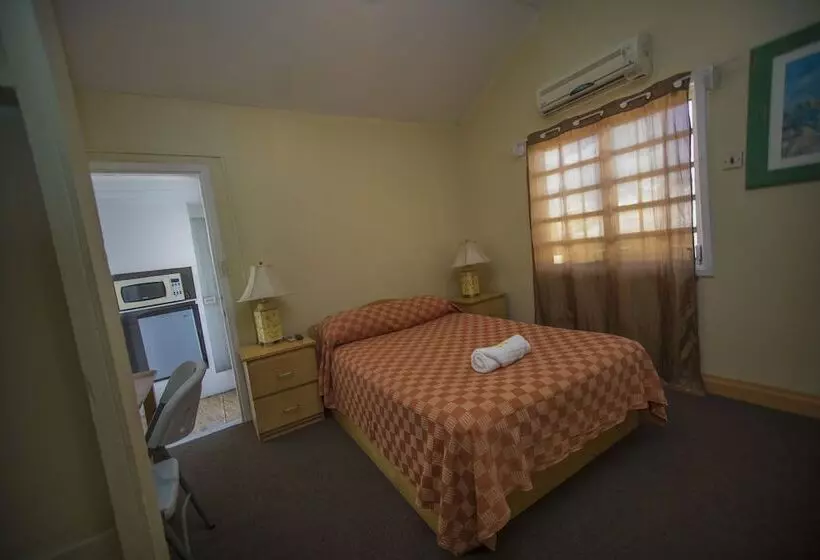 پانسیون Glimbaro's Guest House