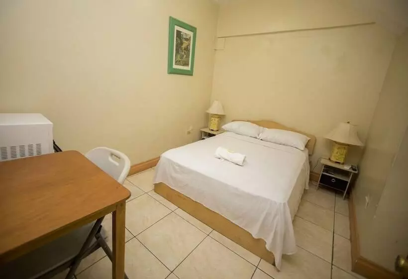 پانسیون Glimbaro's Guest House