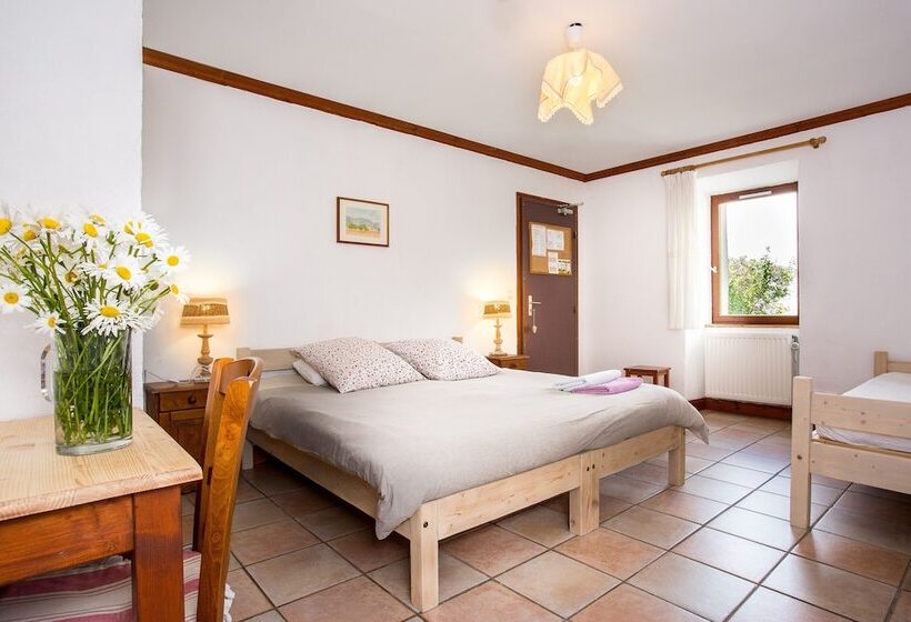פנסיון Gîte Auberge De Montvilliers