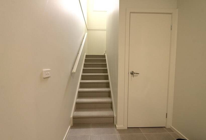 פנסיון Newly Modern Home For Big Group Near Sc