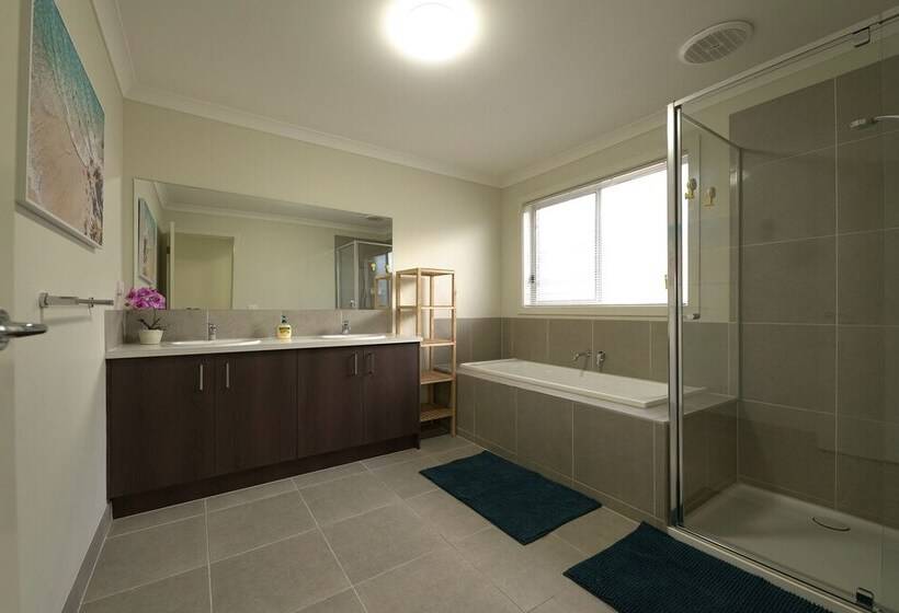 פנסיון Newly Modern Home For Big Group Near Sc