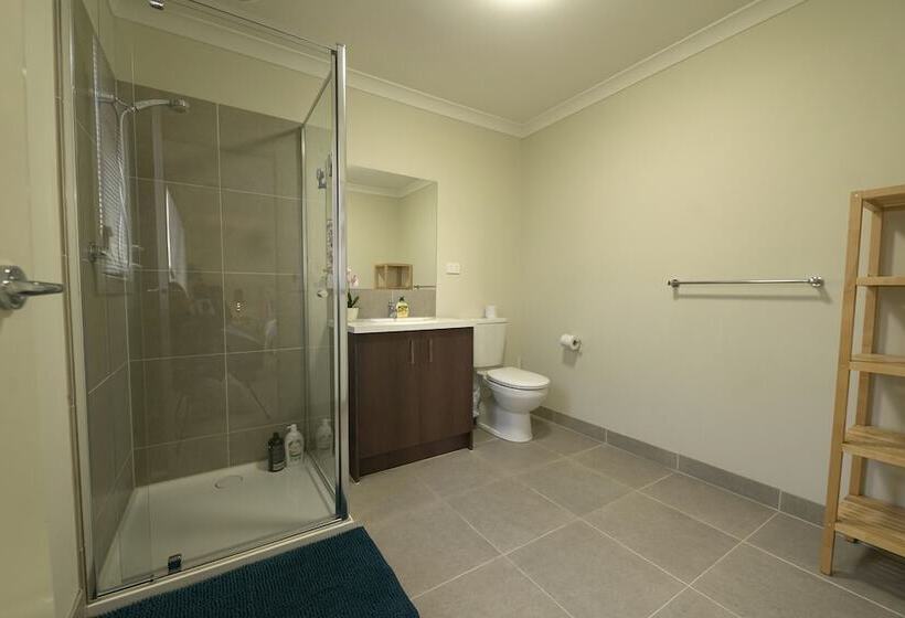 פנסיון Newly Modern Home For Big Group Near Sc