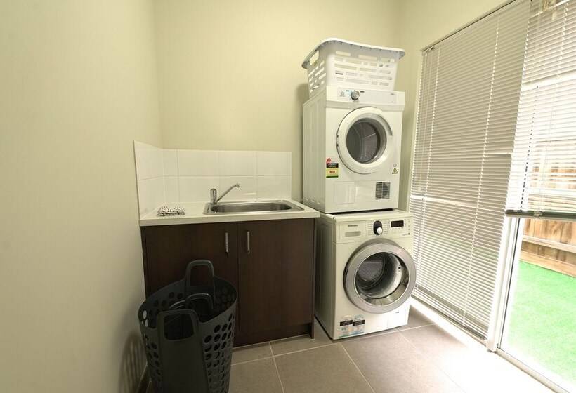 פנסיון Newly Modern Home For Big Group Near Sc