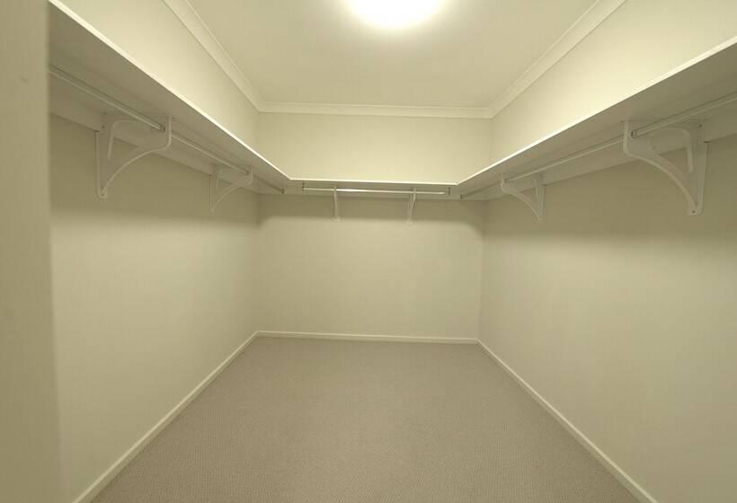 פנסיון Newly Modern Home For Big Group Near Sc