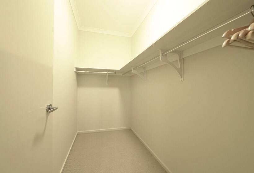 פנסיון Newly Modern Home For Big Group Near Sc