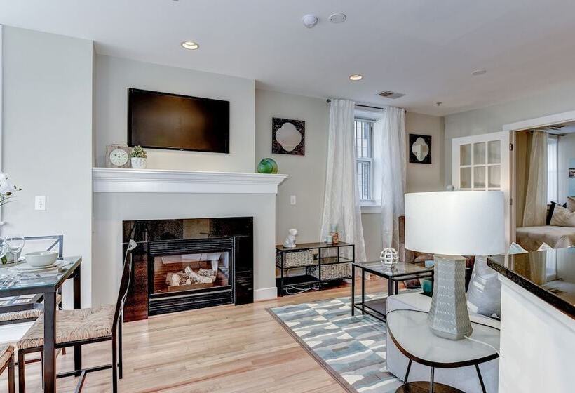 Fully Furnished Apartment In Washington Near Logan Circle