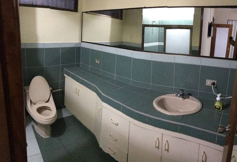 Green Country Hotel Hostel