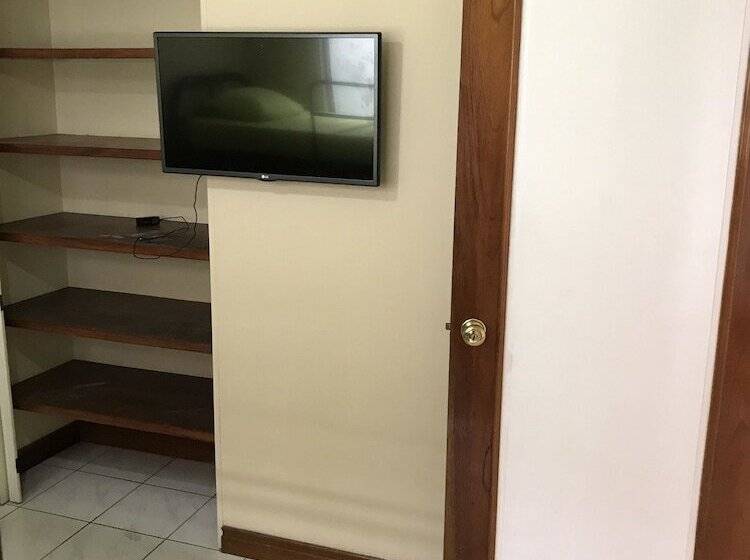 Green Country Hotel Hostel