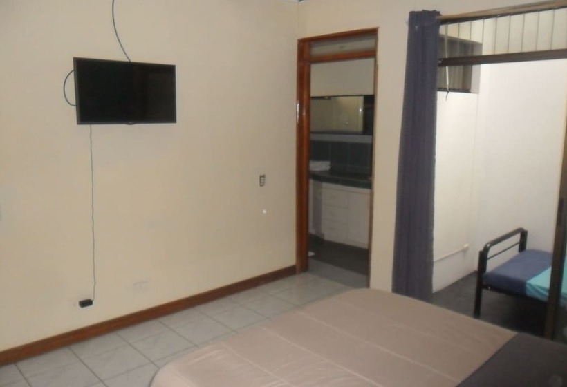 Green Country Hotel Hostel