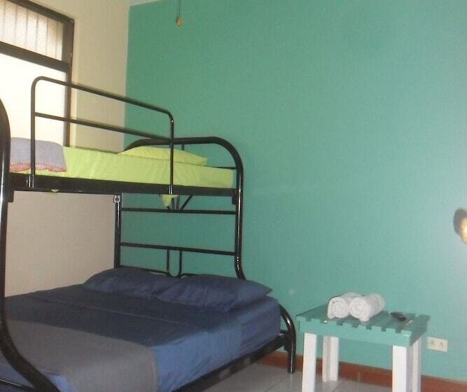 Green Country Hotel Hostel