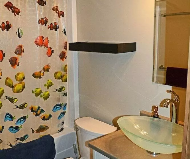 Handsome Dan's Port Renfrew