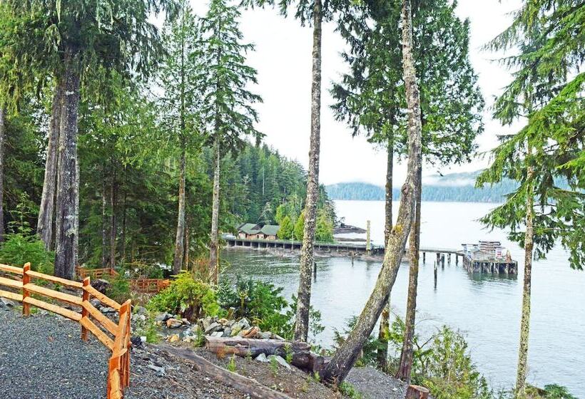 Handsome Dan's Port Renfrew