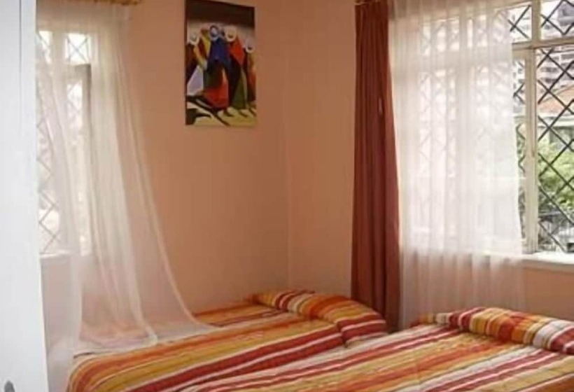 فندق فئة نجمة واحدة Otavalo Huasi Ii