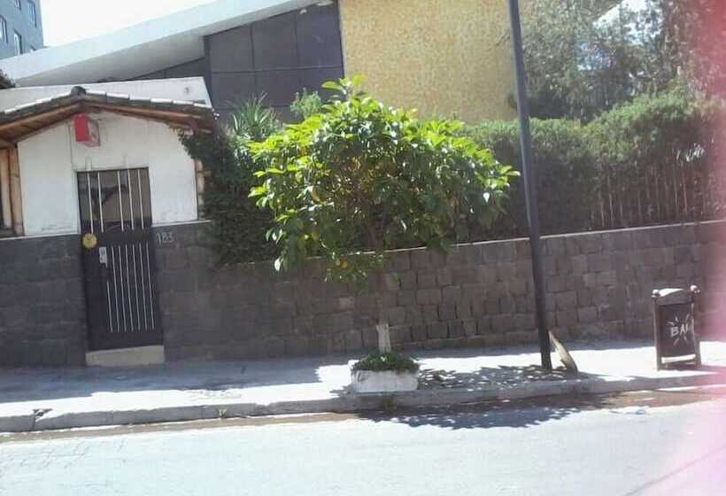 فندق فئة نجمة واحدة Otavalo Huasi Ii