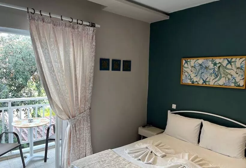 Hotelli Room In Studio   Beautiful Room In Limenaria, Only Five Minutes Away From Center