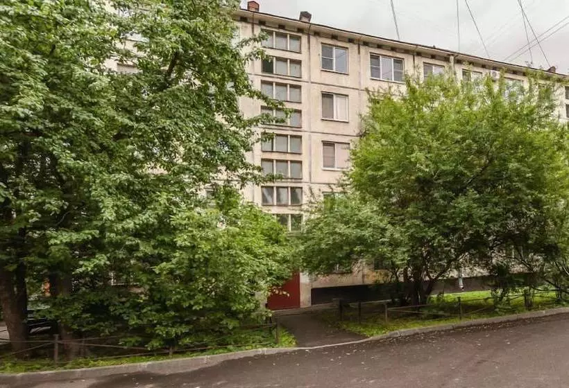 هتل Fresh Apartment On Varshavskaya 61